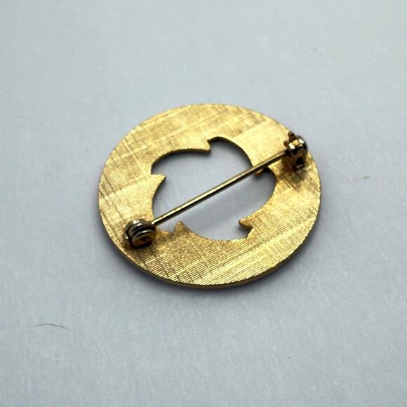 Vintage MCM Abstract Brooch Gold Tone Cross Hatch Texture c. 1960s - Picture 4 of 6